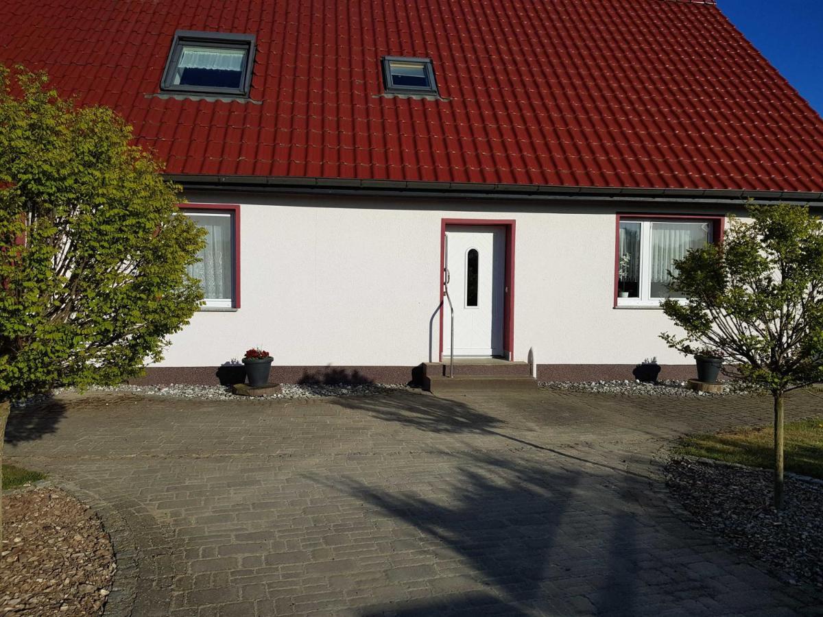Ferienwohnung Am Peenetal Bentzin エクステリア 写真